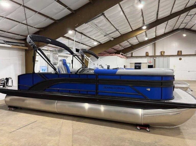 2026 Bennington 22SSB - SPS - Blackout US-ETWS7214G526 [photo 23]